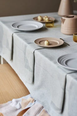 Nappe Geometric 147x250 Cm -Noël Décoration Magasin 503111 01 10 EnvironmentImage 79d752abcf