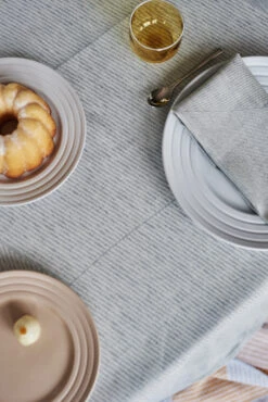 Nappe Geometric 147x250 Cm 14 Nappe Geometric 147x250 Cm -Noël Décoration Magasin 503111 01 40 EnvironmentImage 62ab96739c