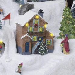 Village De Noël Animé, Lumineux Et Musical Piste De Ski Montagne 8 Village De Noël Animé, Lumineux Et Musical Piste De Ski Montagne -Noël Décoration Magasin village de noel anime lumineux et musical piste de ski montagne 1